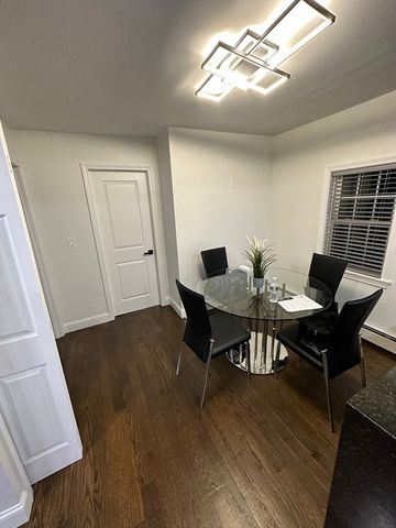 11 Barton St, Salem, MA 01970