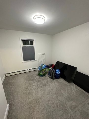 11 Barton St, Salem, MA 01970