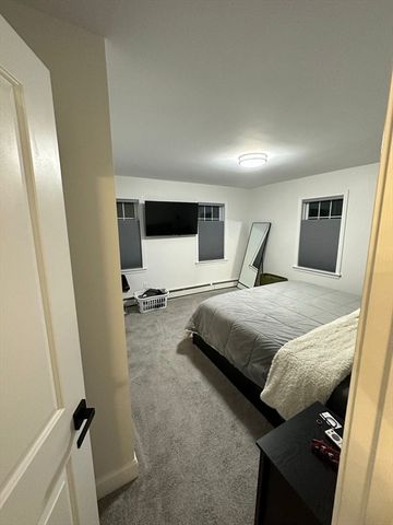 11 Barton St, Salem, MA 01970