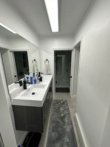 11 Barton St, Salem, MA 01970