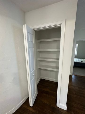 11 Barton St, Salem, MA 01970