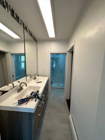 11 Barton St, Salem, MA 01970