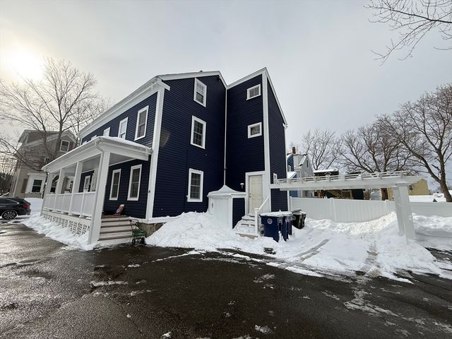 11 Barton St, Salem, MA 01970