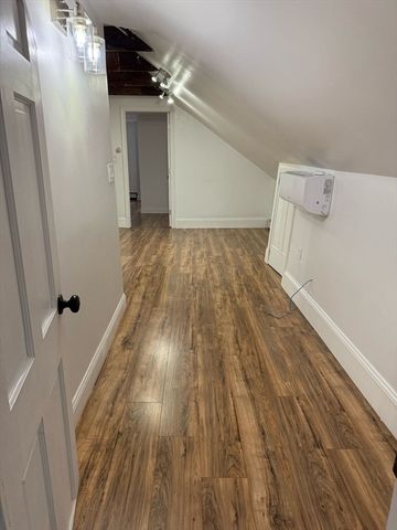 11 Barton St, Salem, MA 01970