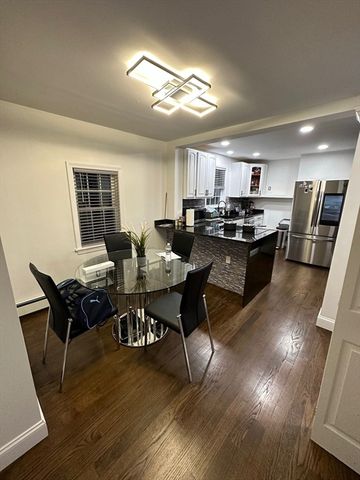 11 Barton St, Salem, MA 01970