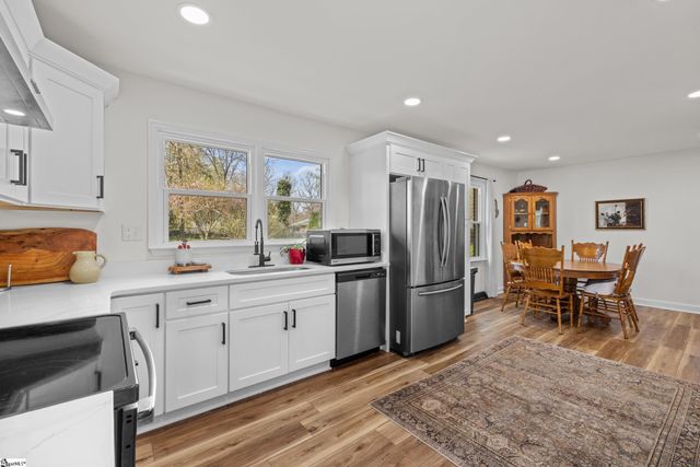 3507 Edwards Road, Taylors, SC 29687