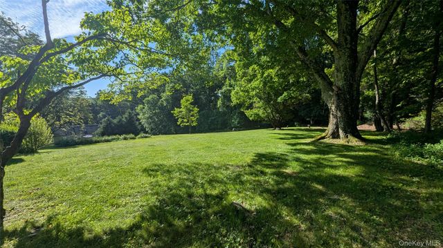 11 Dyckman Drive, Mohegan Lake, NY 10547