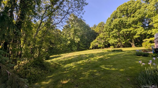 11 Dyckman Drive, Mohegan Lake, NY 10547