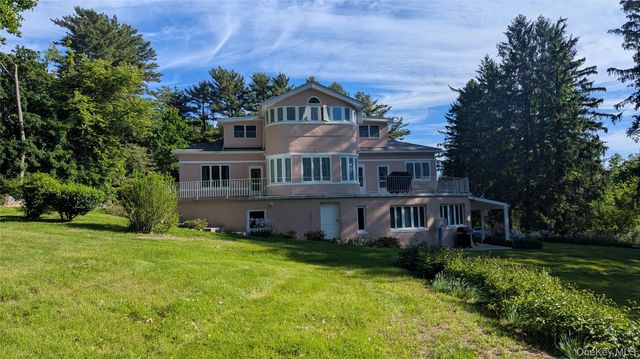 11 Dyckman Drive, Mohegan Lake, NY 10547