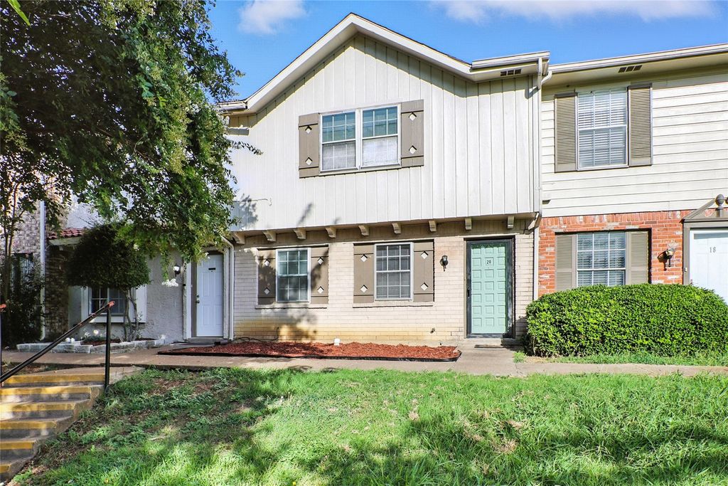 20 W Townhouse Lane 34, Grand Prairie, TX 75052