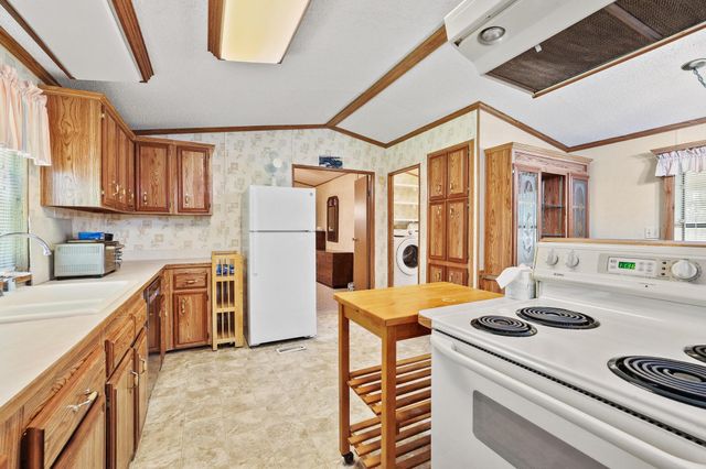 2496 Greer Road, Sadler, TX 76264