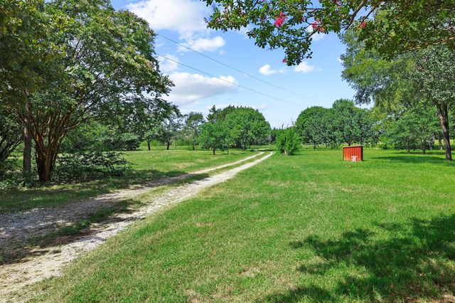 2496 Greer Road, Sadler, TX 76264