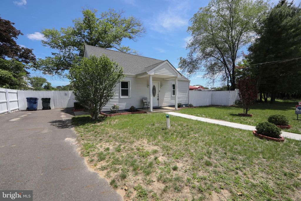 105 ABBETT AVE, Voorhees, NJ 08043