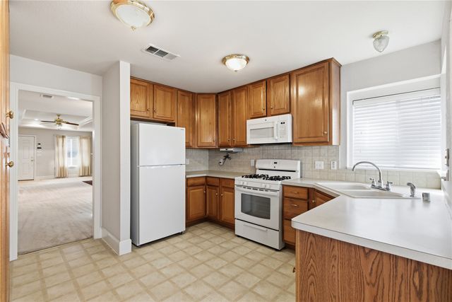 403 S 11th Street, Garland, TX 75040