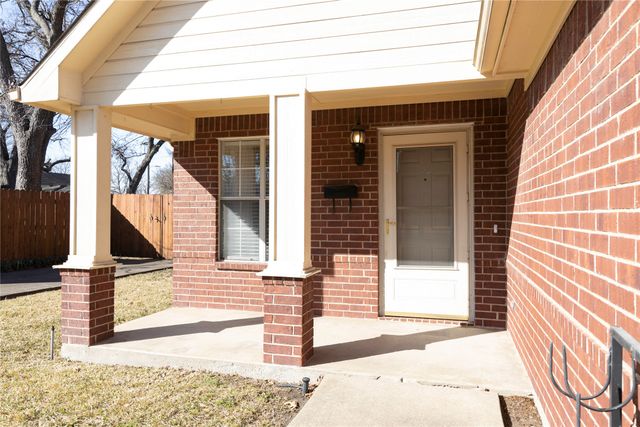 403 S 11th Street, Garland, TX 75040