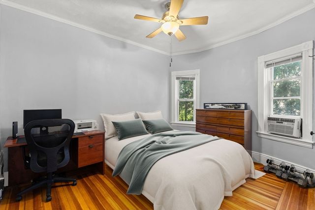 202 Rochambeau Ave 2, Providence, RI 02906