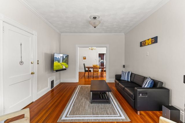 202 Rochambeau Ave 2, Providence, RI 02906