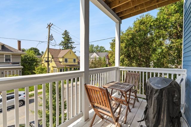 202 Rochambeau Ave 2, Providence, RI 02906