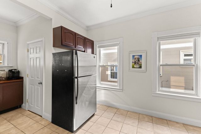 202 Rochambeau Ave 2, Providence, RI 02906