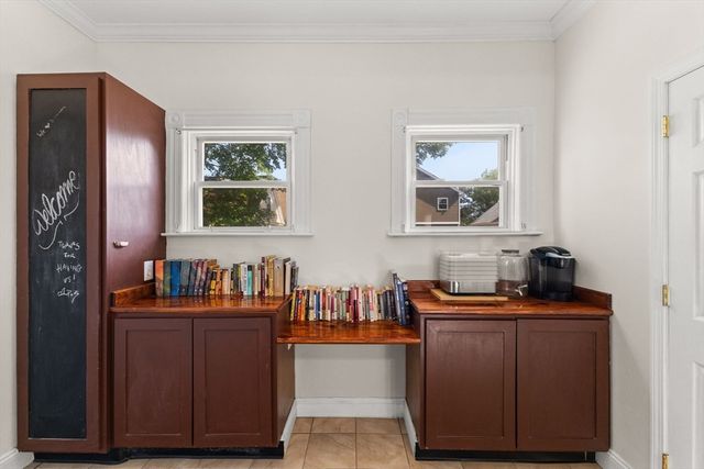 202 Rochambeau Ave 2, Providence, RI 02906