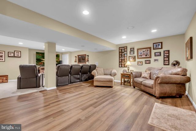 8213 WHITEBARK LN, Severn, MD 21144