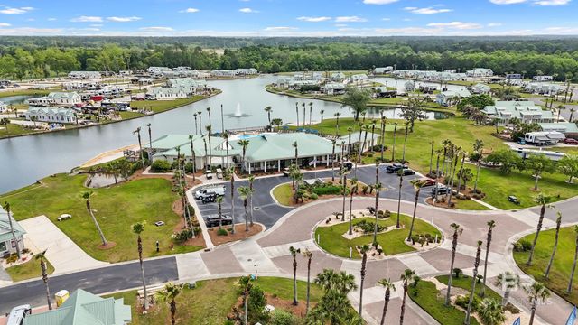 28250 Migratory Way, Elberta, AL 36530