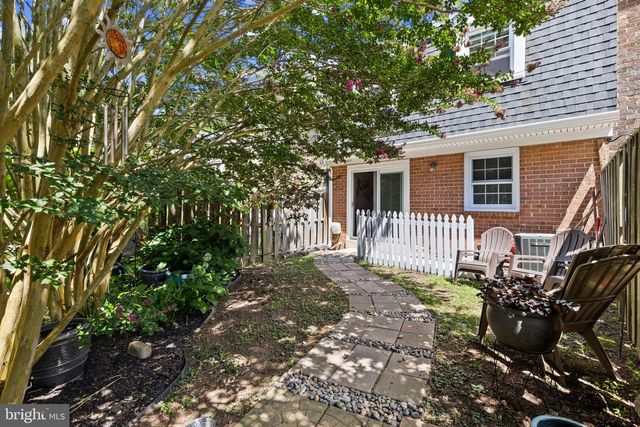 5765 YELLOWROSE CT, Columbia, MD 21045