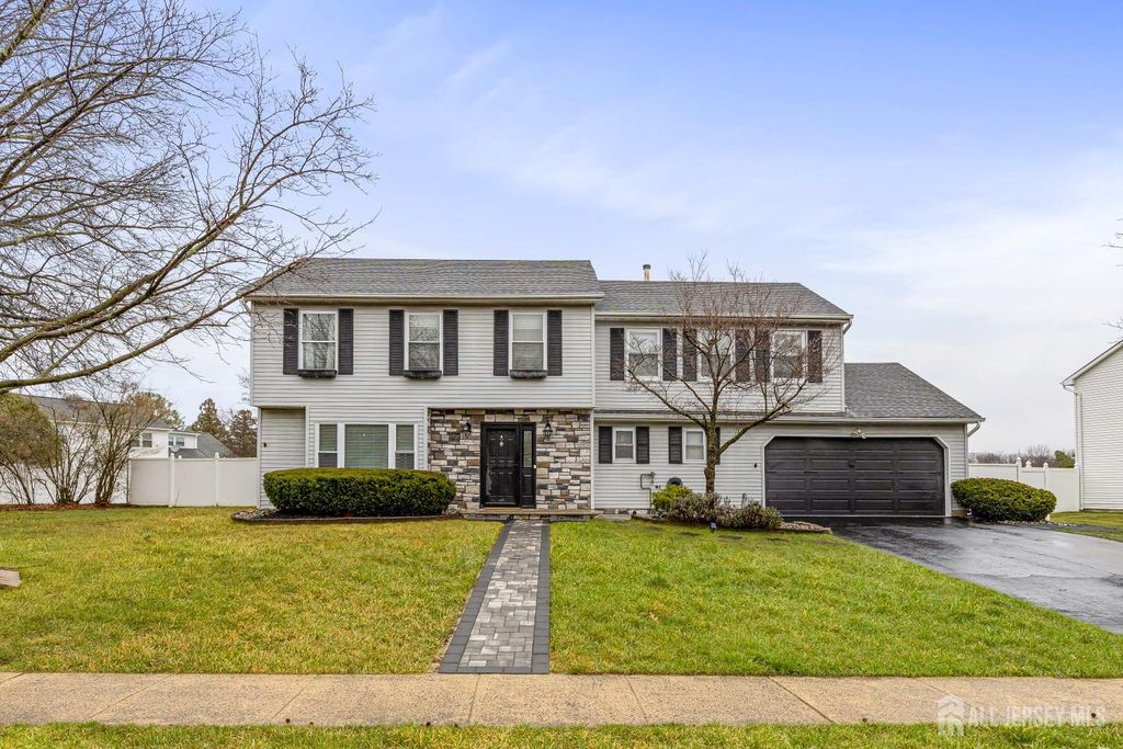 24 Higgins Road, Old Bridge, NJ 08857