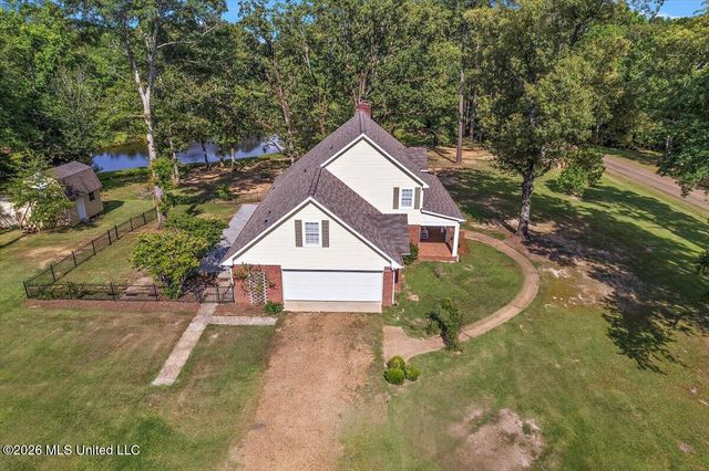 402 Springwood Circle, Terry, MS 39170