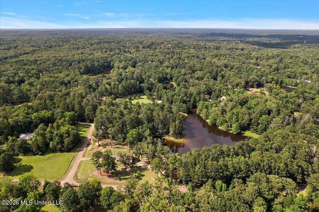 402 Springwood Circle, Terry, MS 39170
