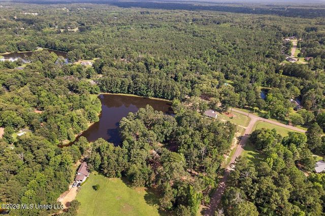 402 Springwood Circle, Terry, MS 39170