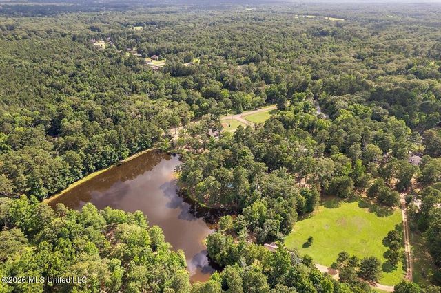 402 Springwood Circle, Terry, MS 39170