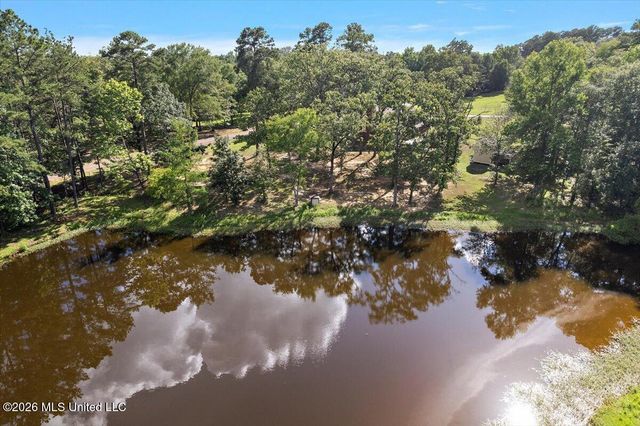 402 Springwood Circle, Terry, MS 39170