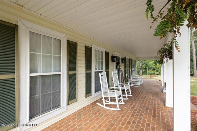 402 Springwood Circle, Terry, MS 39170