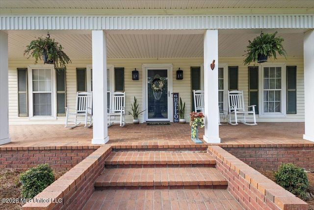 402 Springwood Circle, Terry, MS 39170