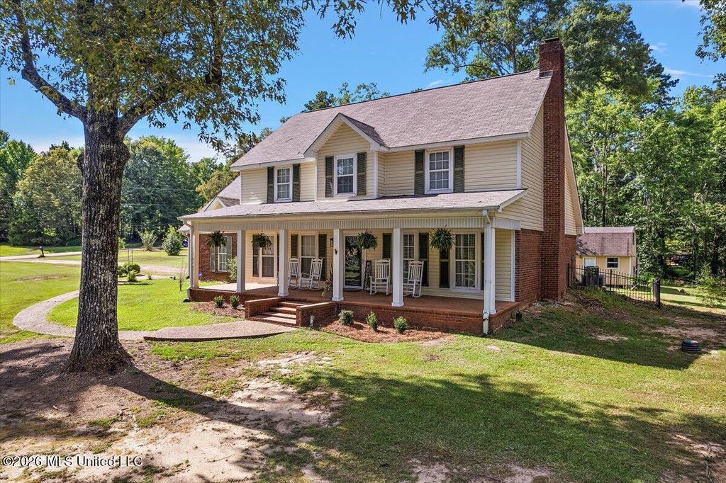 402 Springwood Circle, Terry, MS 39170