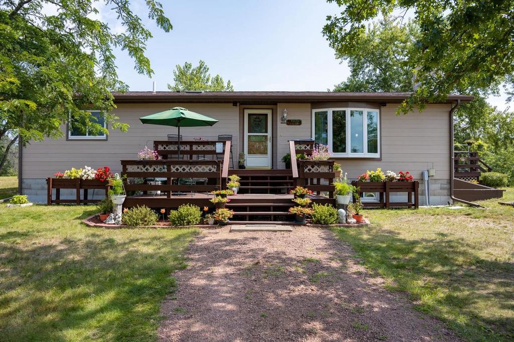 N9656 19th Avenue, Necedah, WI 54646