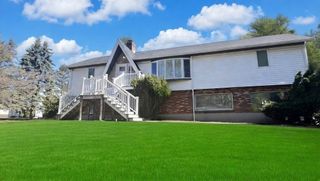 5 Flintlocke Rd, Franklin, MA 02038