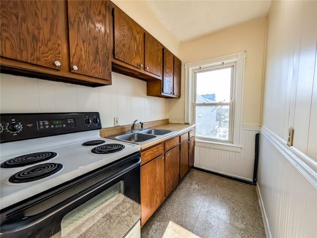 39 John Street, Pawtucket, RI 02860