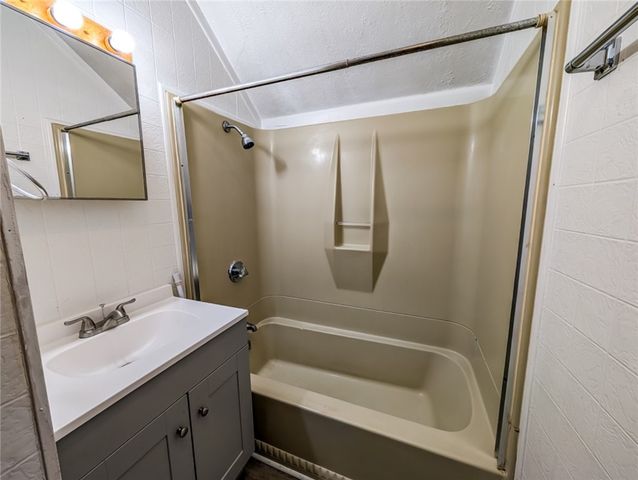 39 John Street, Pawtucket, RI 02860