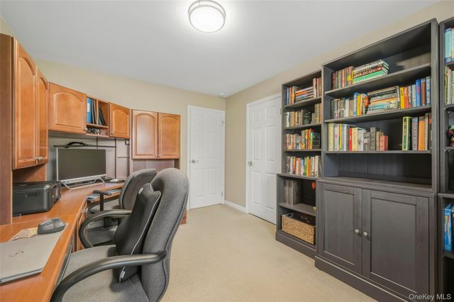 6 Liberty Court, Washingtonville, NY 10992