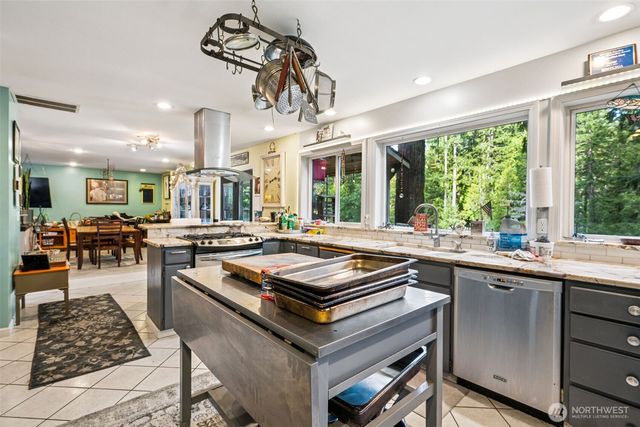 1030 E Saint Andrews Street, Shelton, WA 98584