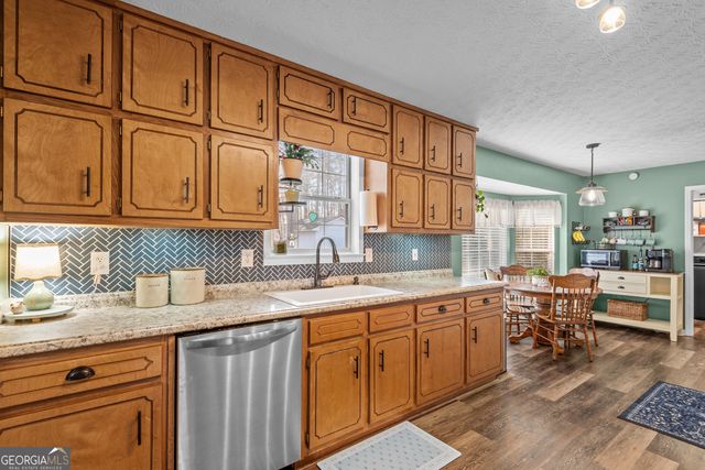 466 Grove Pointe Court, Locust Grove, GA 30248