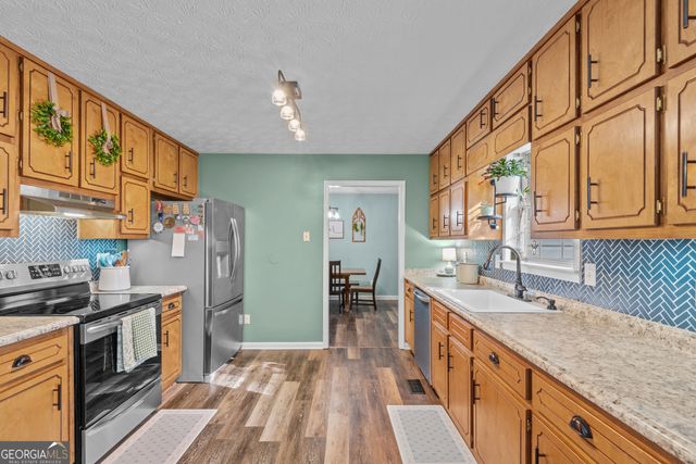 466 Grove Pointe Court, Locust Grove, GA 30248