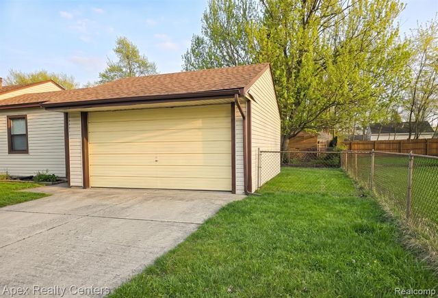 31939 Calhoun Court, Westland, MI 48186