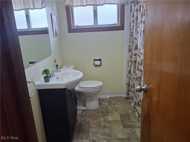 2444 Janice, Southington, OH 44470