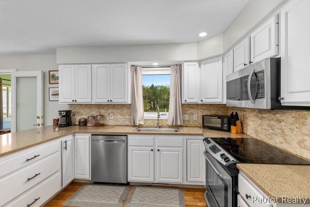 1330 Monte Carlo Drive, Jenison, MI 49428