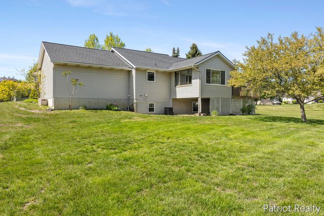 1330 Monte Carlo Drive, Jenison, MI 49428