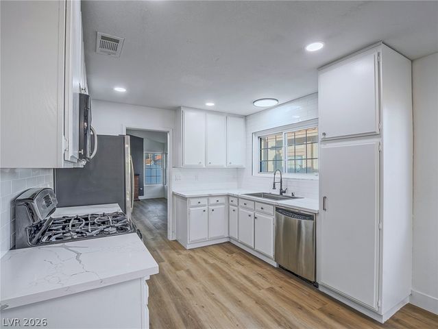 7377 Coffeyville Avenue, Las Vegas, NV 89147
