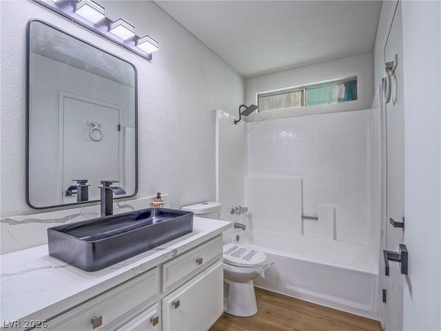 7377 Coffeyville Avenue, Las Vegas, NV 89147